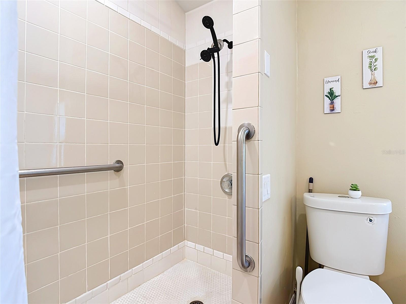 1128 Pinedale Dr Property Photo 27