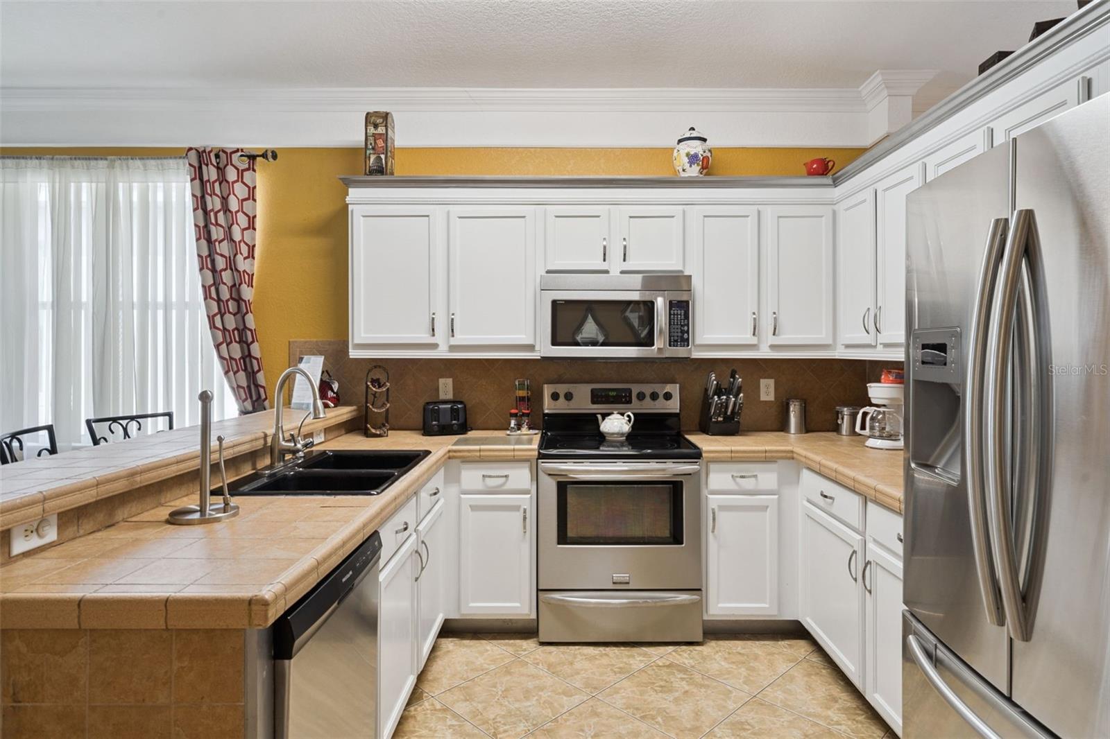 536 Gleneagles Dr Property Photo 4