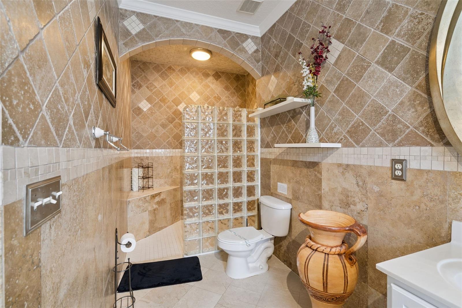 536 Gleneagles Dr Property Photo 12
