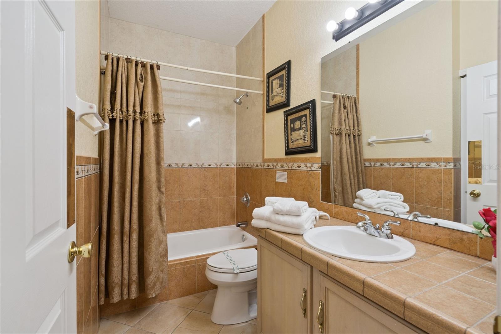 536 Gleneagles Dr Property Photo 17