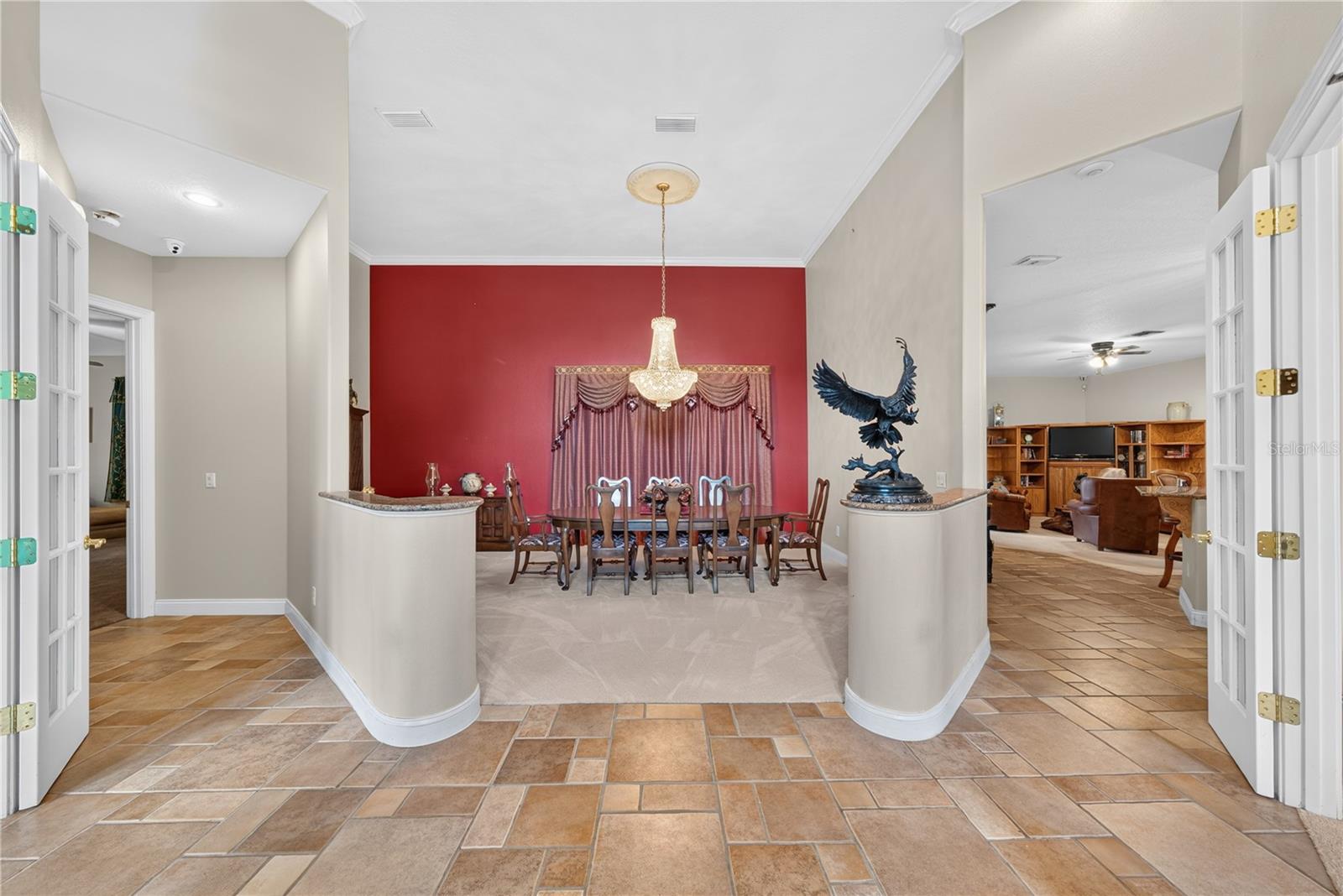 2335 Forest Club Dr Property Photo 7