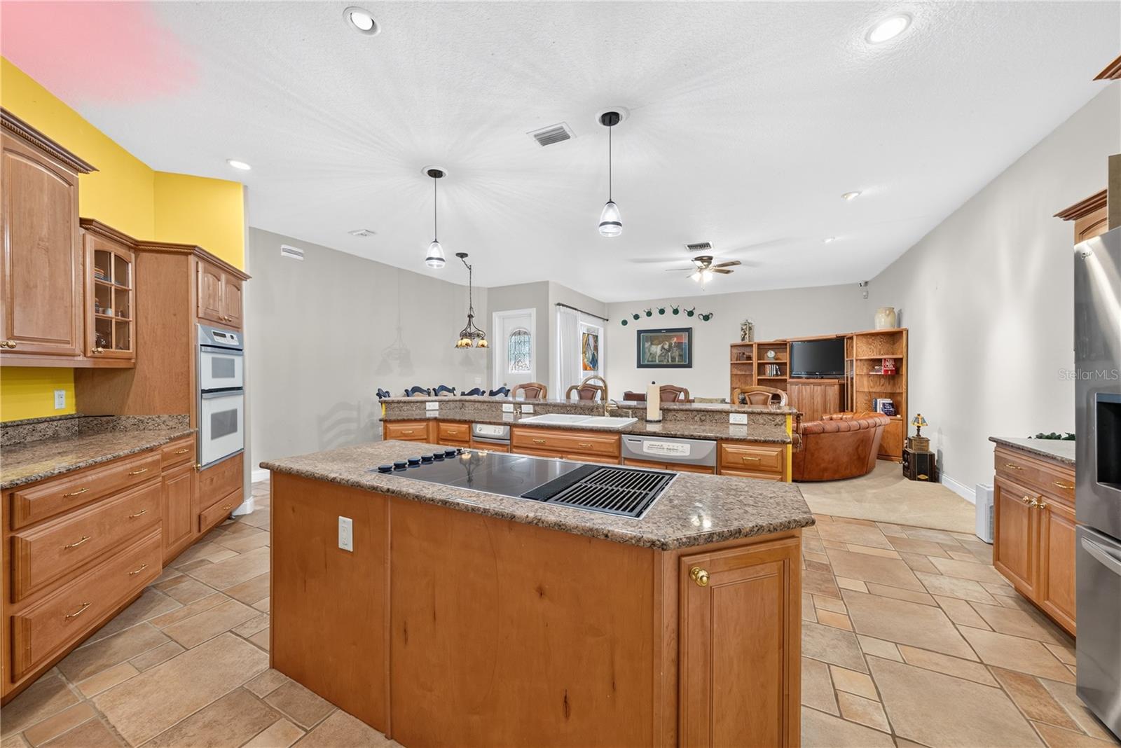 2335 Forest Club Dr Property Photo 16