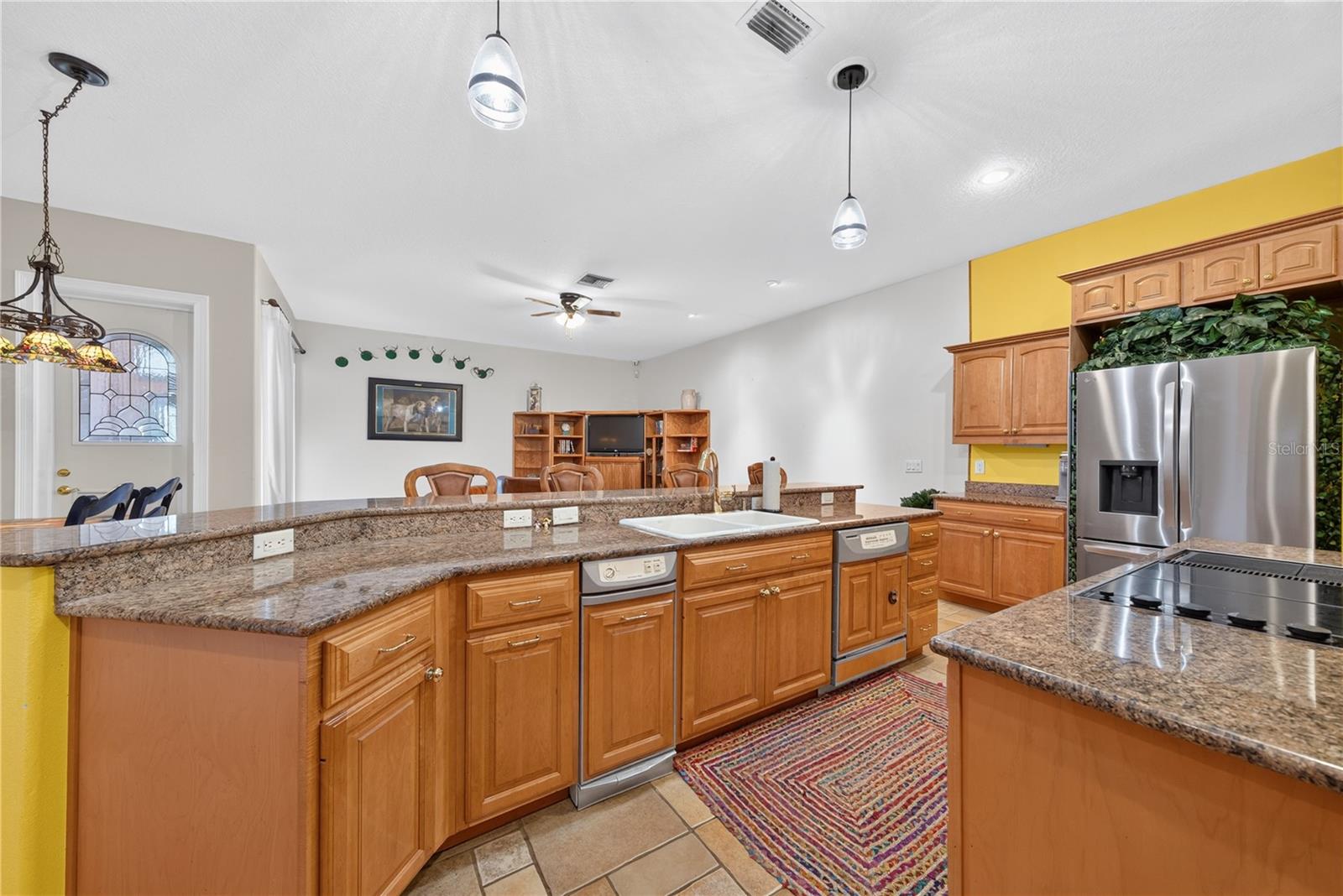 2335 Forest Club Dr Property Photo 17