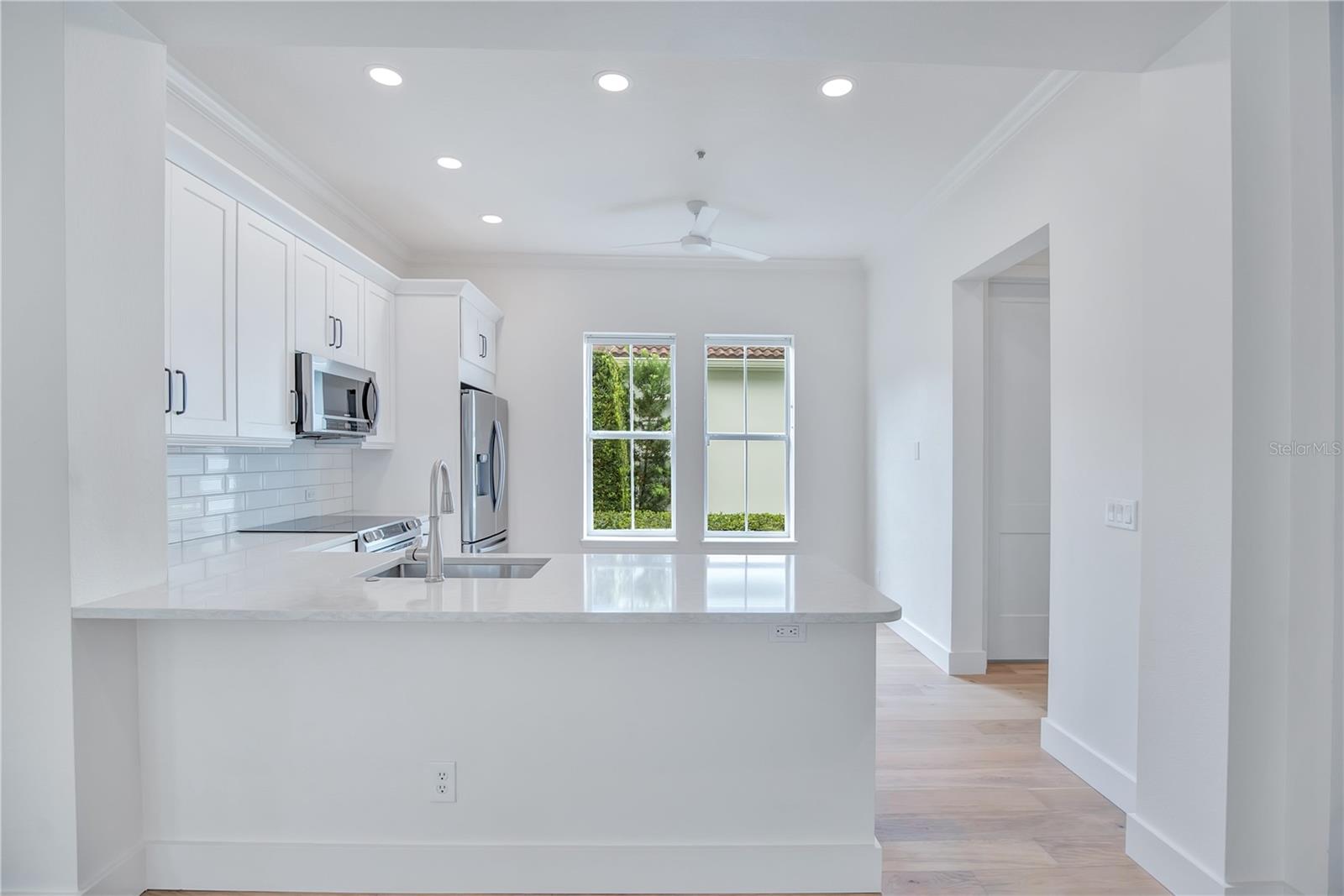 O6433421 Property Photo 8