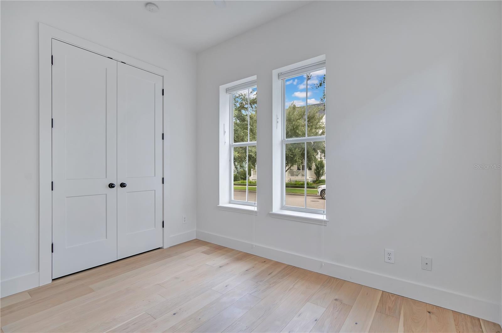 O6433421 Property Photo 11