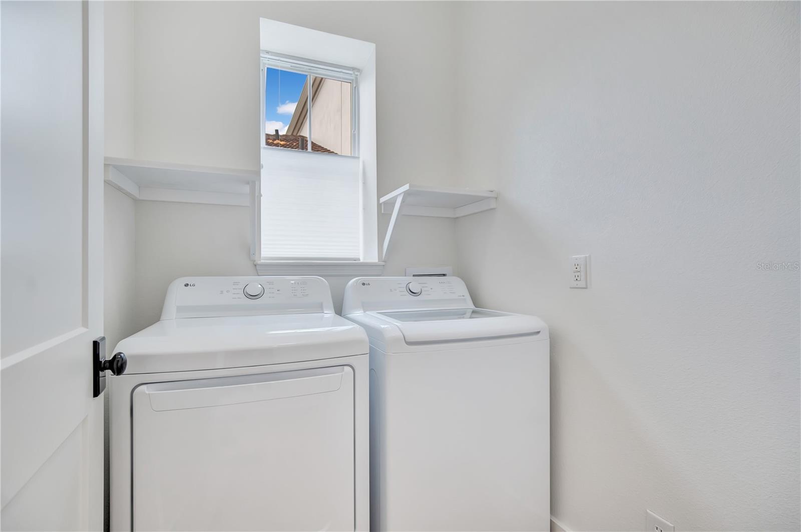 O6433421 Property Photo 16