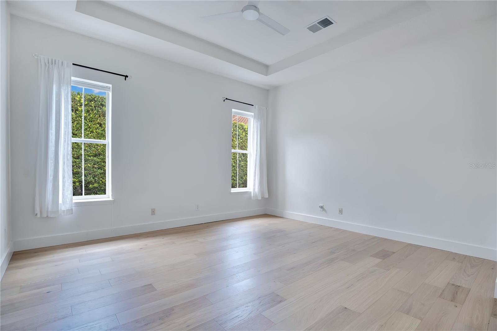 O6433421 Property Photo 17