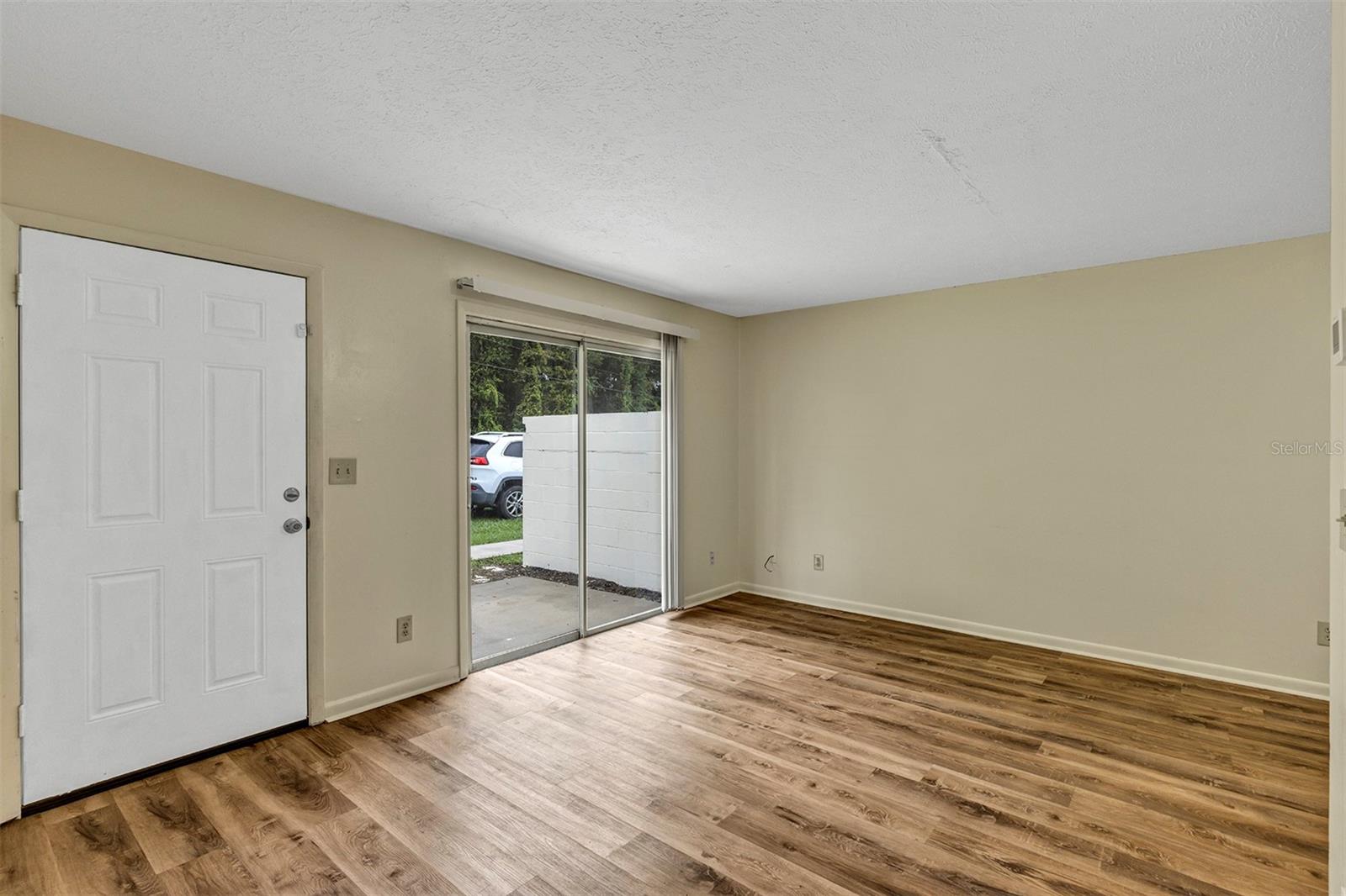 3800 Se 17th Ct Property Photo 4
