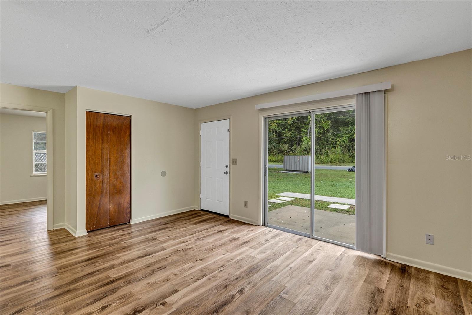 3800 Se 17th Ct Property Photo 5