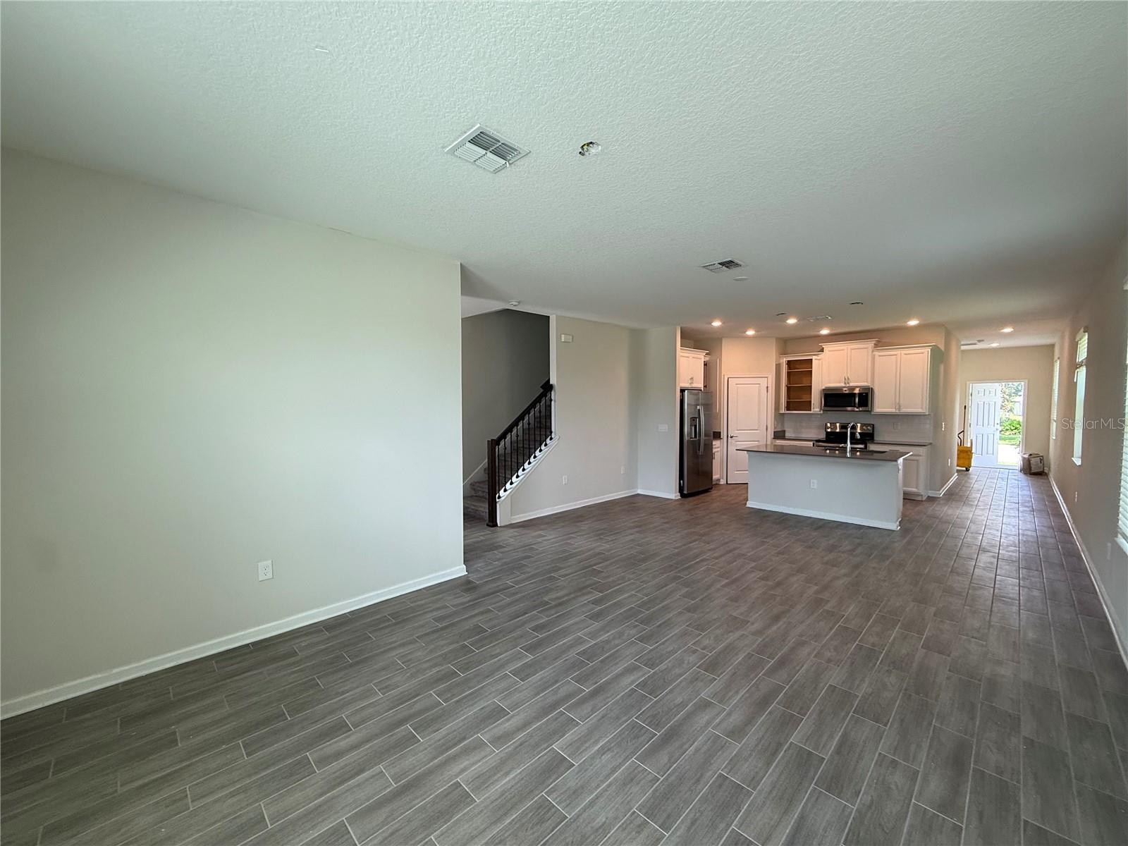 17016 Quicksilver Ave Property Photo 6