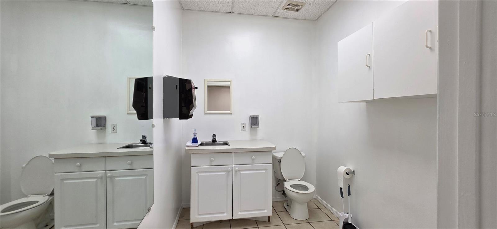 7810 Kingspointe Pkwy #4 Property Photo 13