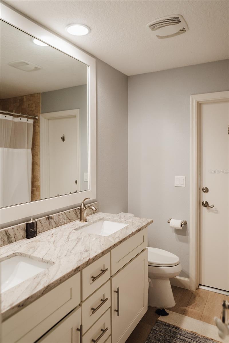 9600 Ambleside Dr Property Photo 28