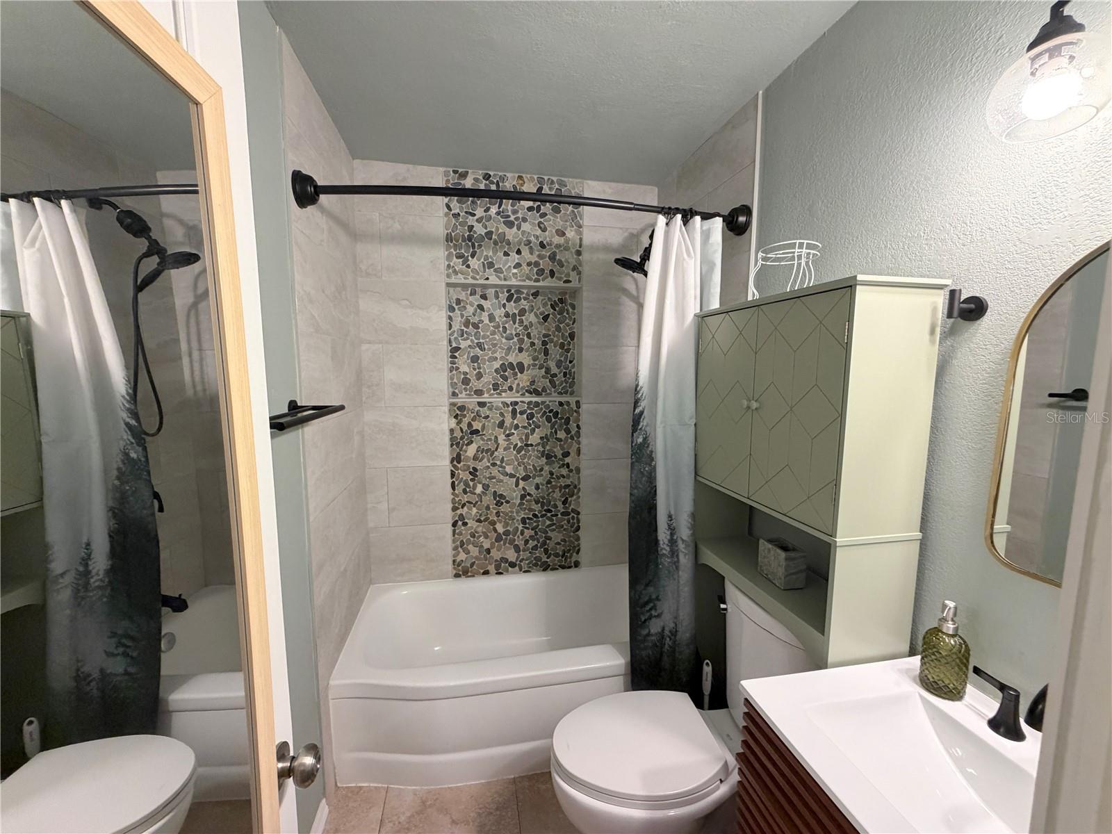 O6433479 Property Photo 6