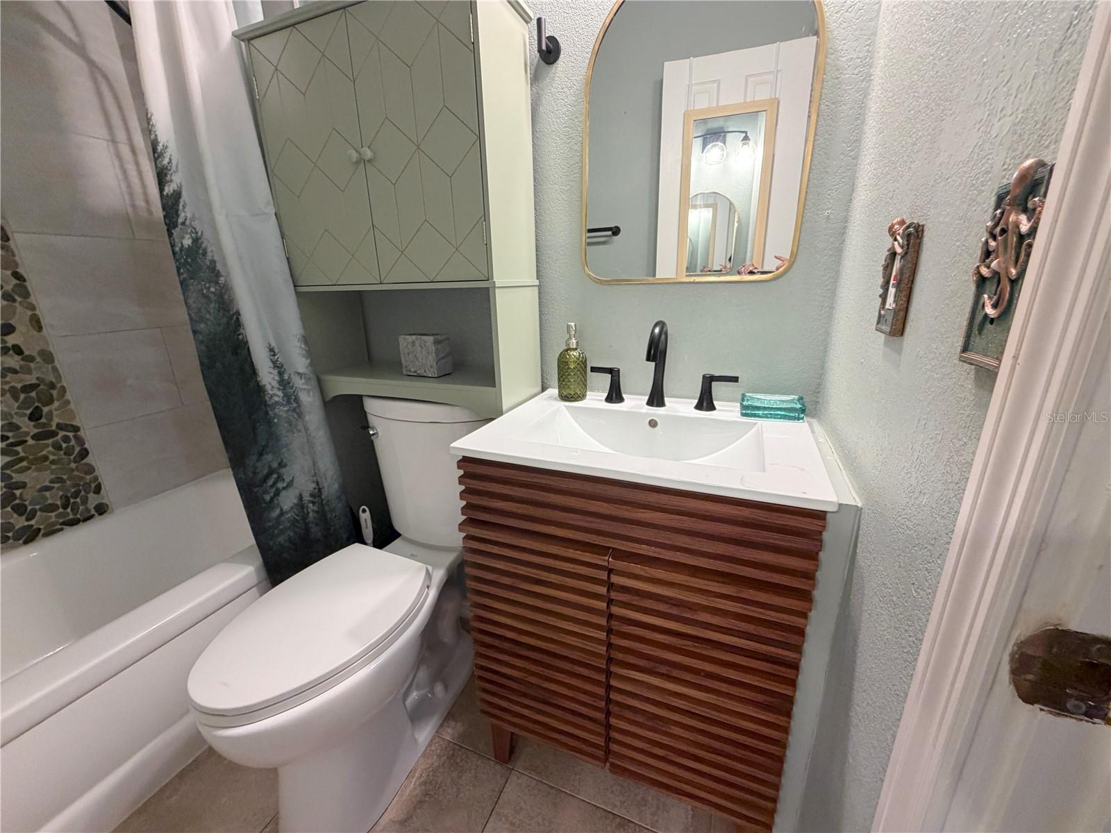 O6433479 Property Photo 7