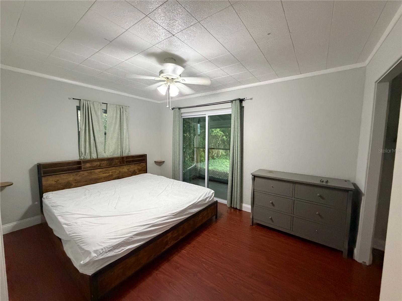 O6433479 Property Photo 8