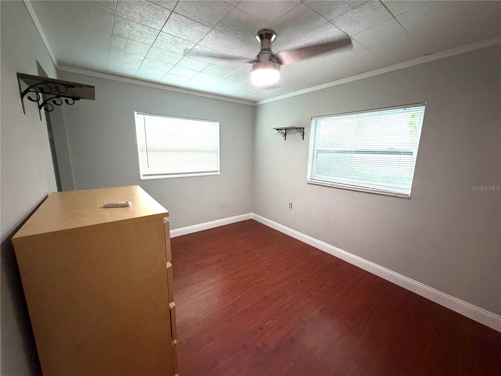 O6433479 Property Photo 10