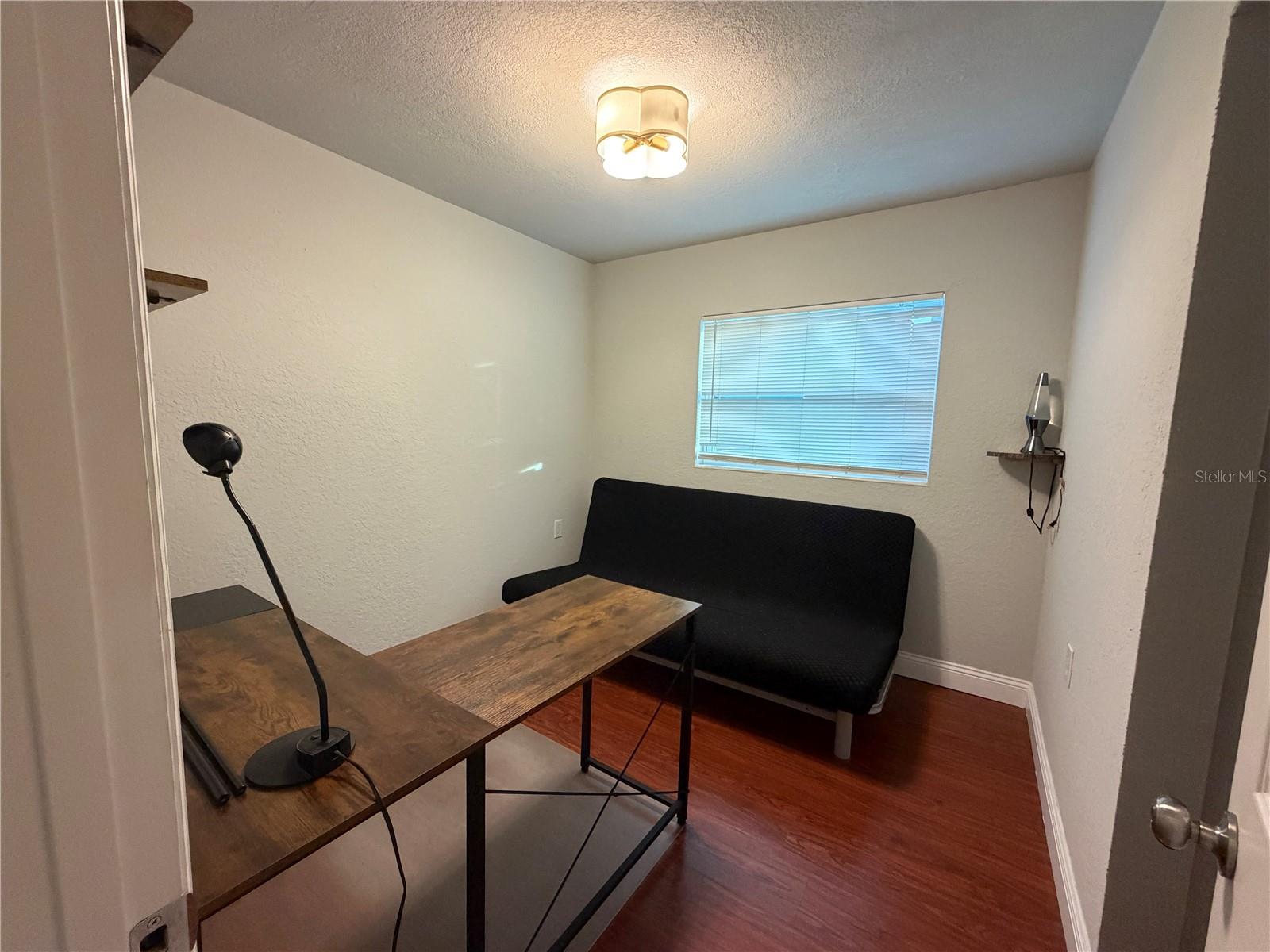 O6433479 Property Photo 12