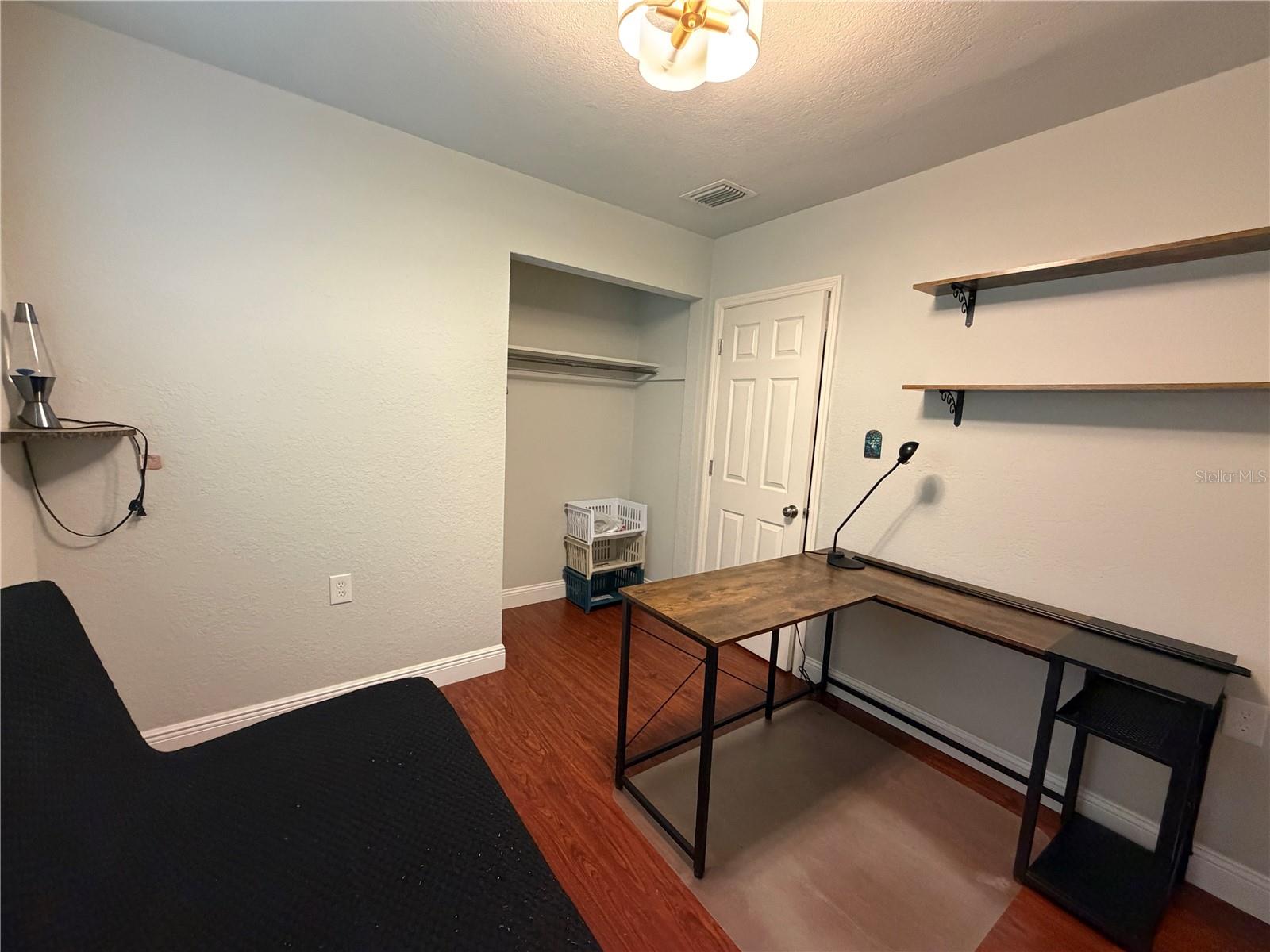 O6433479 Property Photo 13
