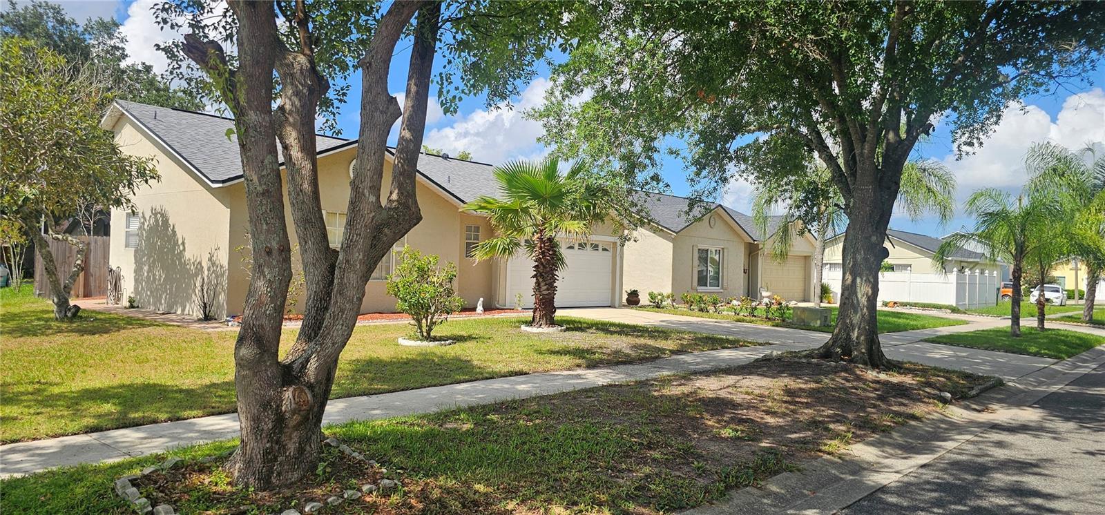 1922 TROPIC BAY CT