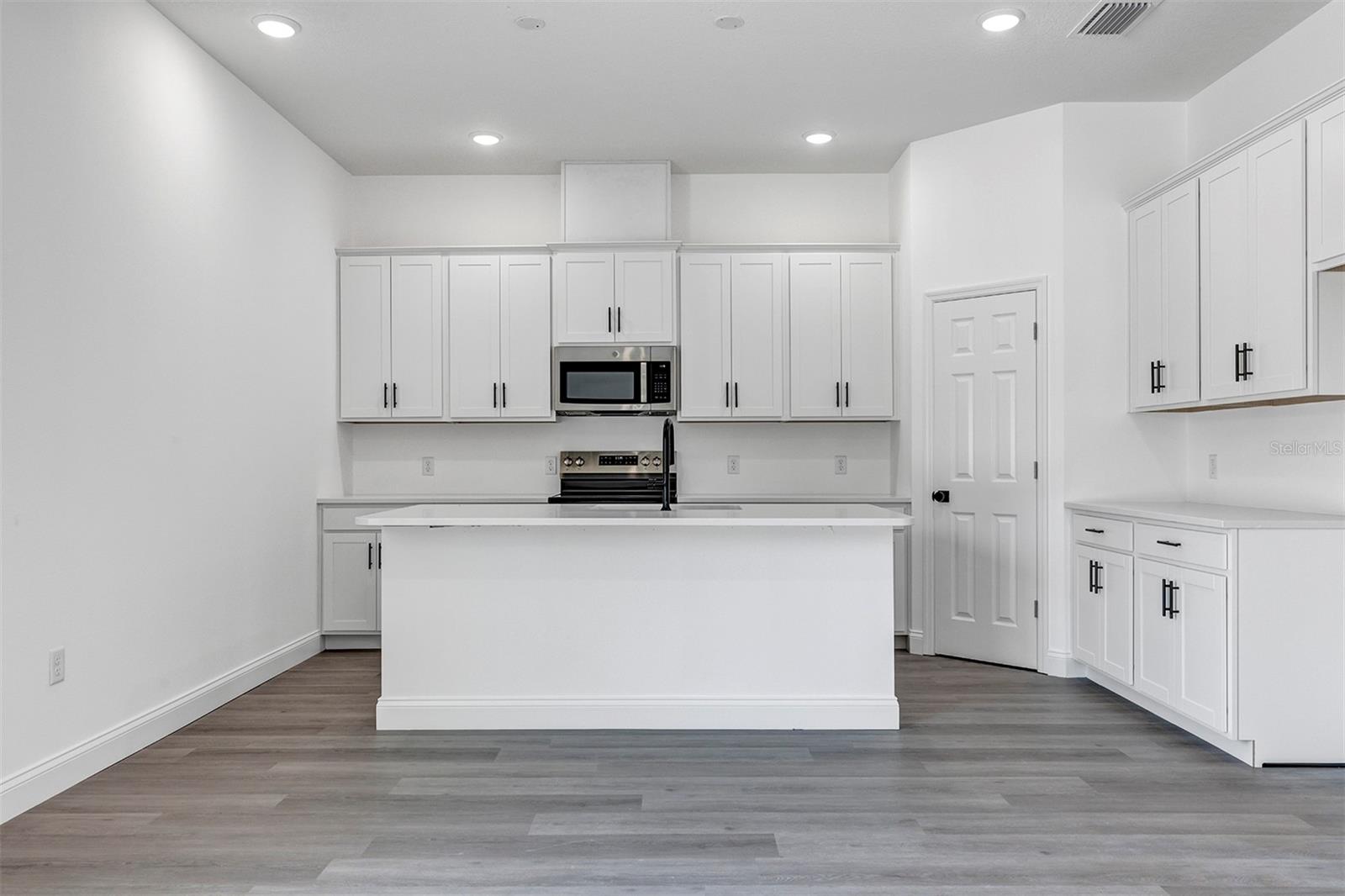 1306 East Pkwy Property Photo 4