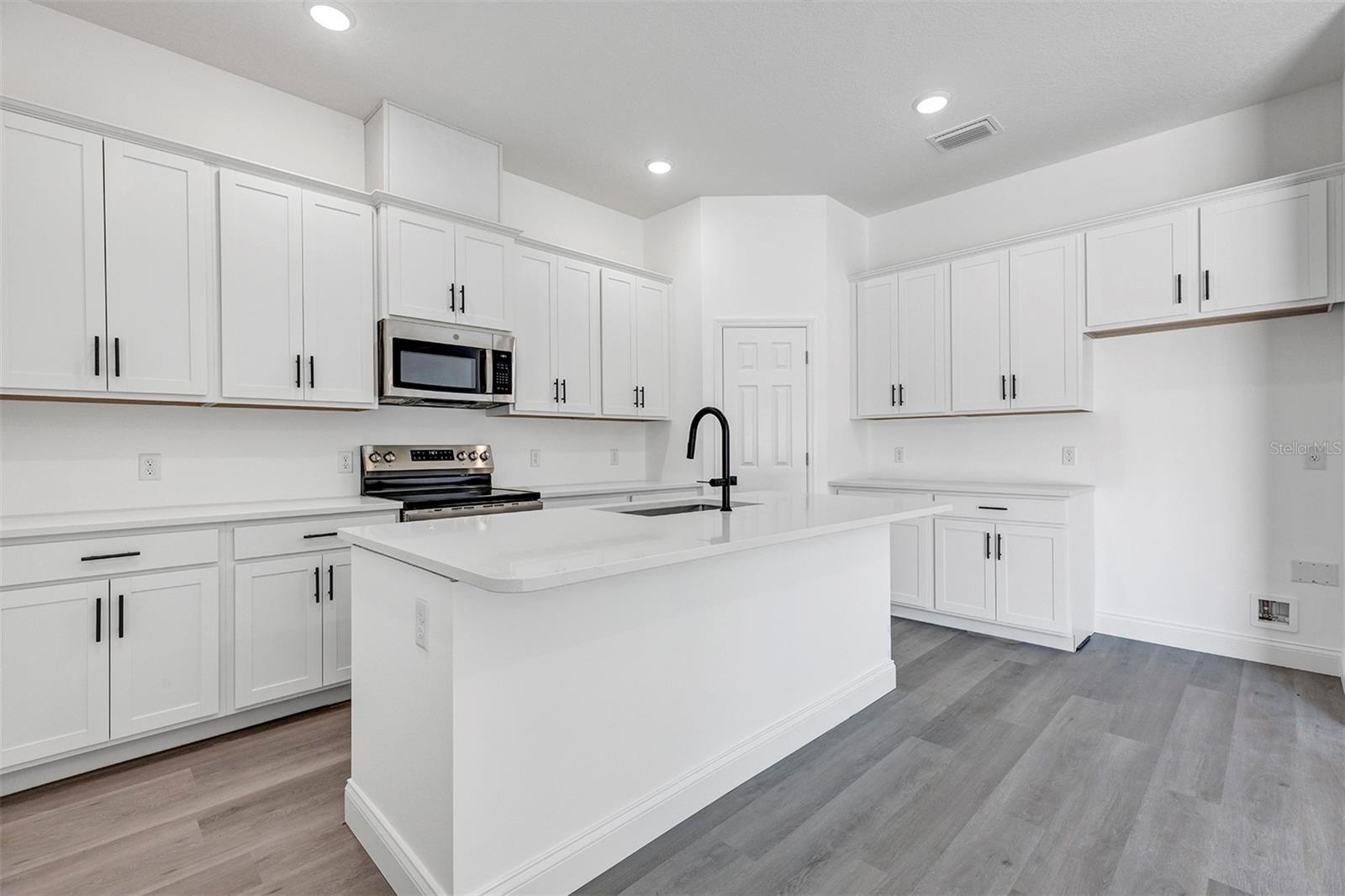 1306 East Pkwy Property Photo 7