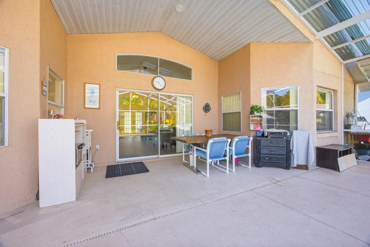 566 Montana Ave Property Photo 23