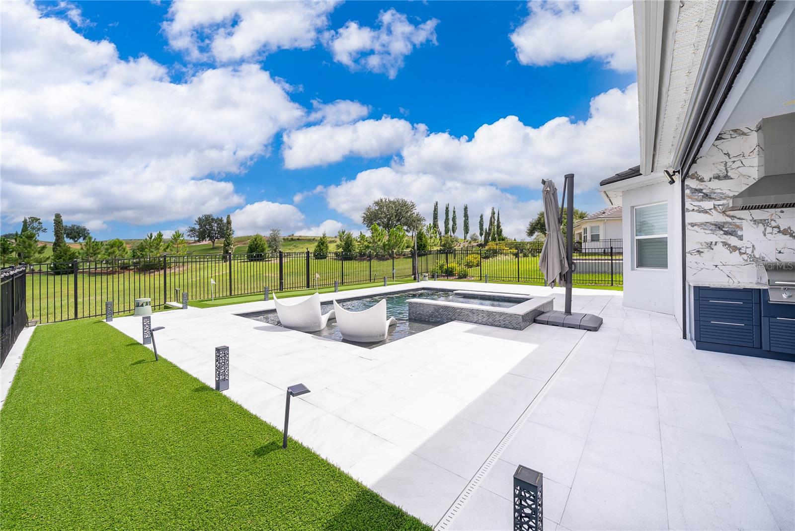 16012 Volterra Pt Property Photo 9