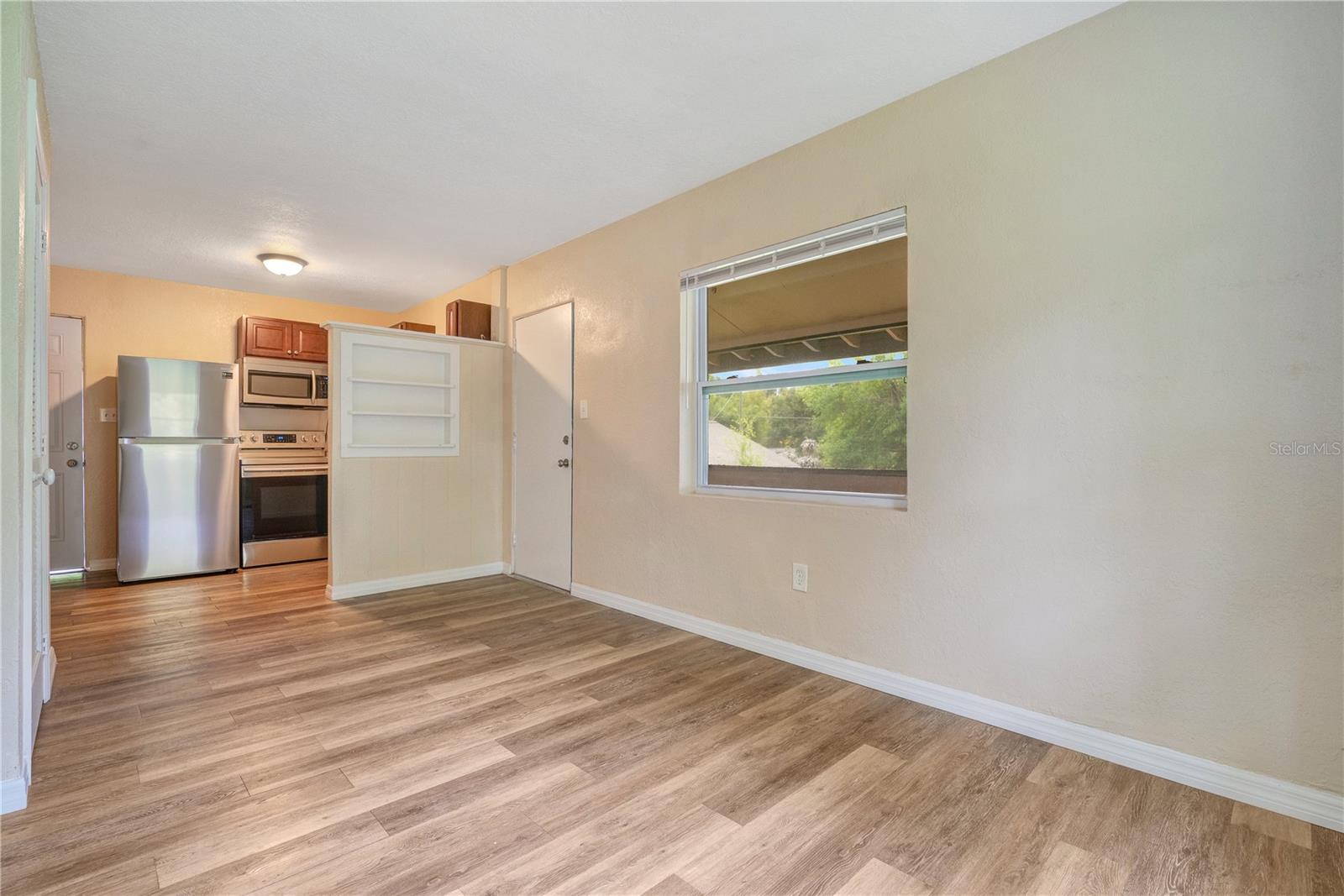 2183 Crandon Ave Property Photo 16
