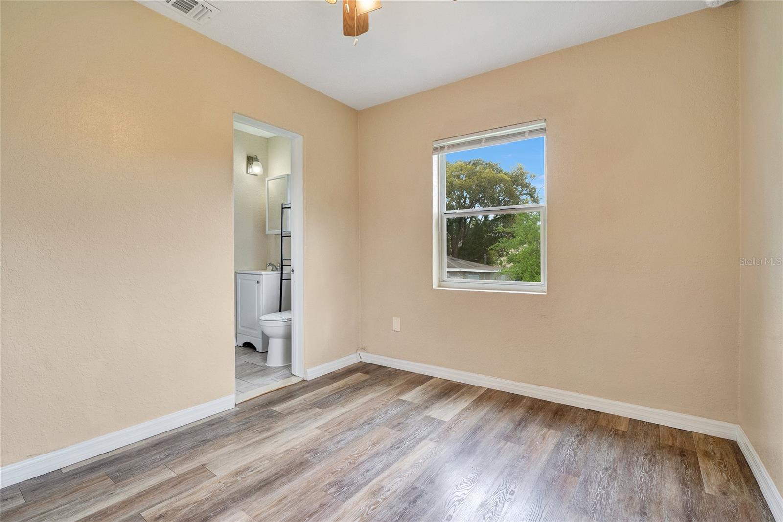 2183 Crandon Ave Property Photo 26