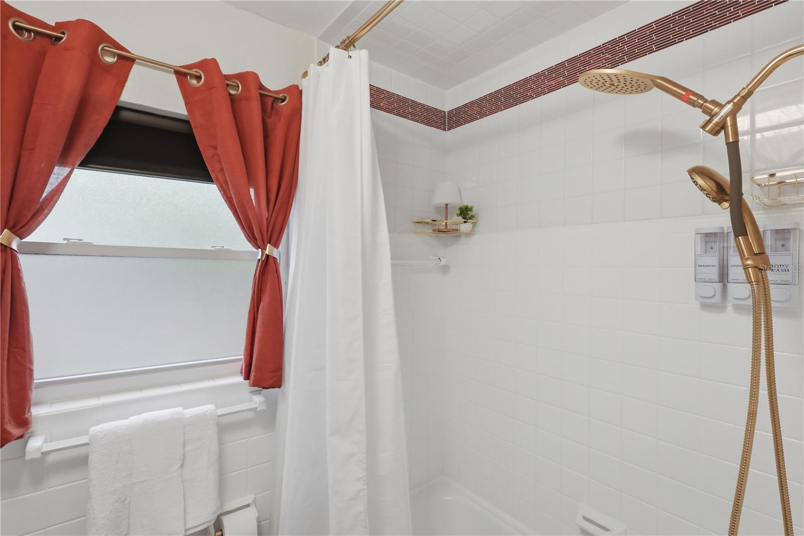 2341 Devon Ct Property Photo 12
