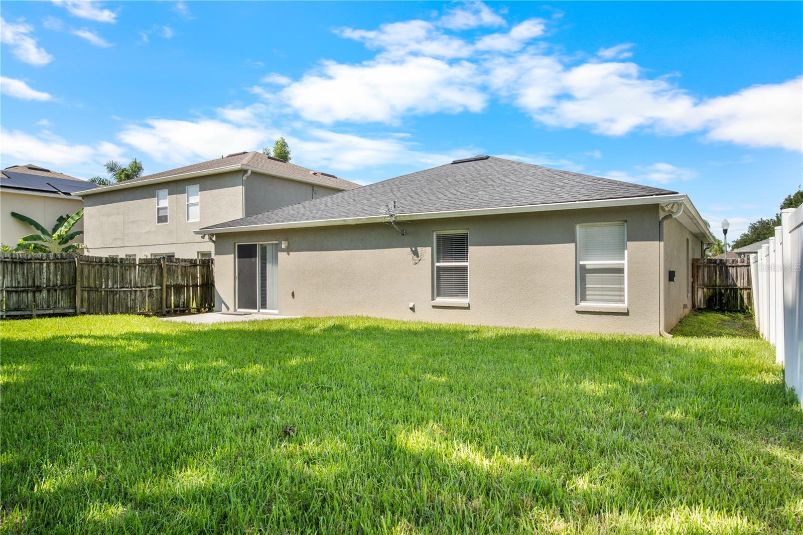 930 Windrose Dr #2 Property Photo 4
