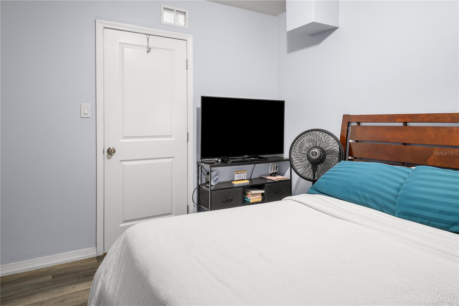 930 Windrose Dr #2 Property Photo 23