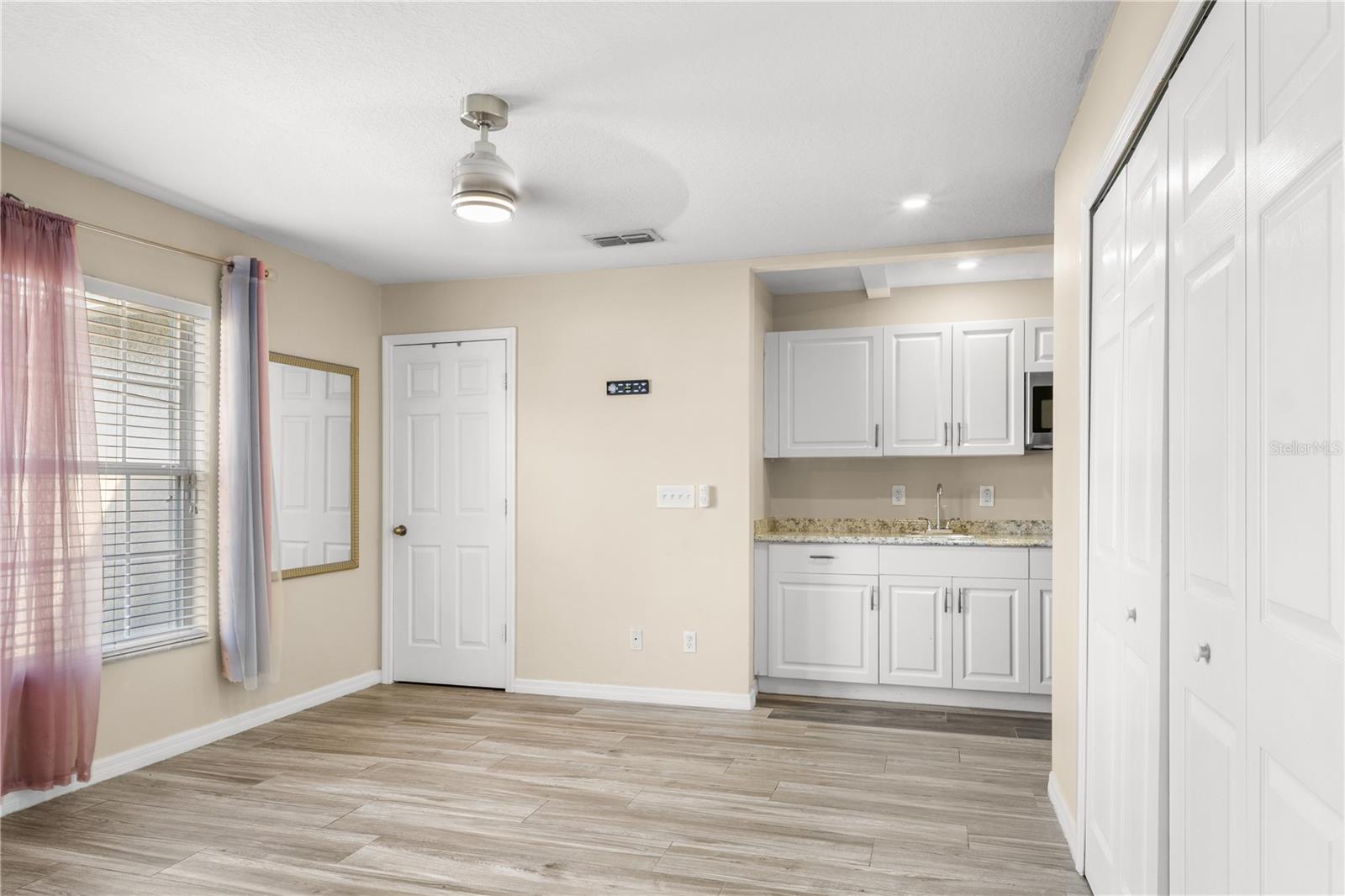 930 Windrose Dr #2 Property Photo 25