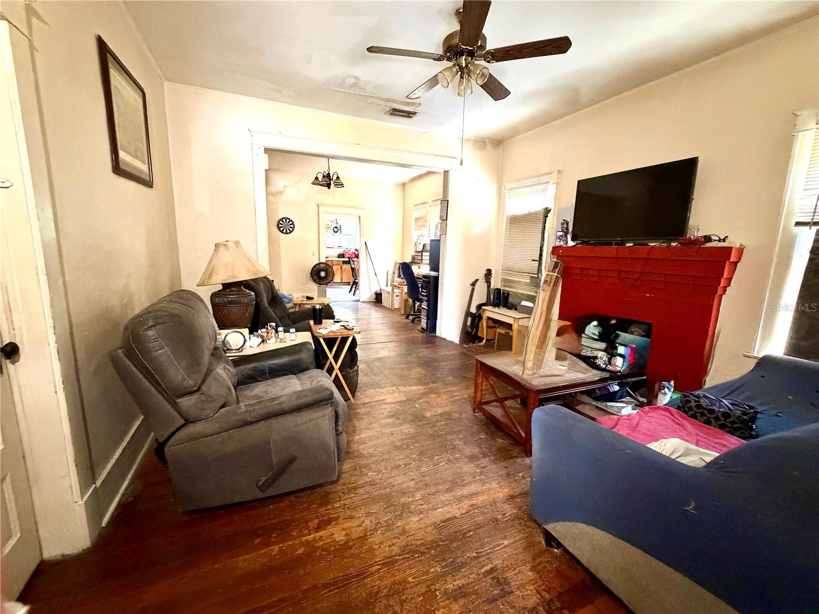209 Avenue C Ne Property Photo 4