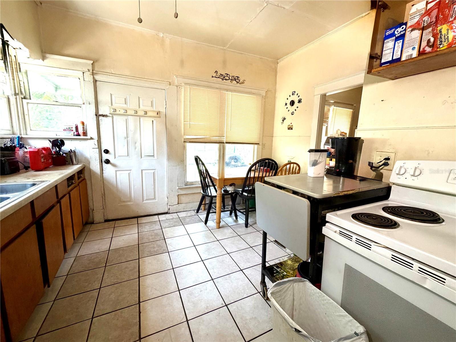 209 Avenue C Ne Property Photo 10