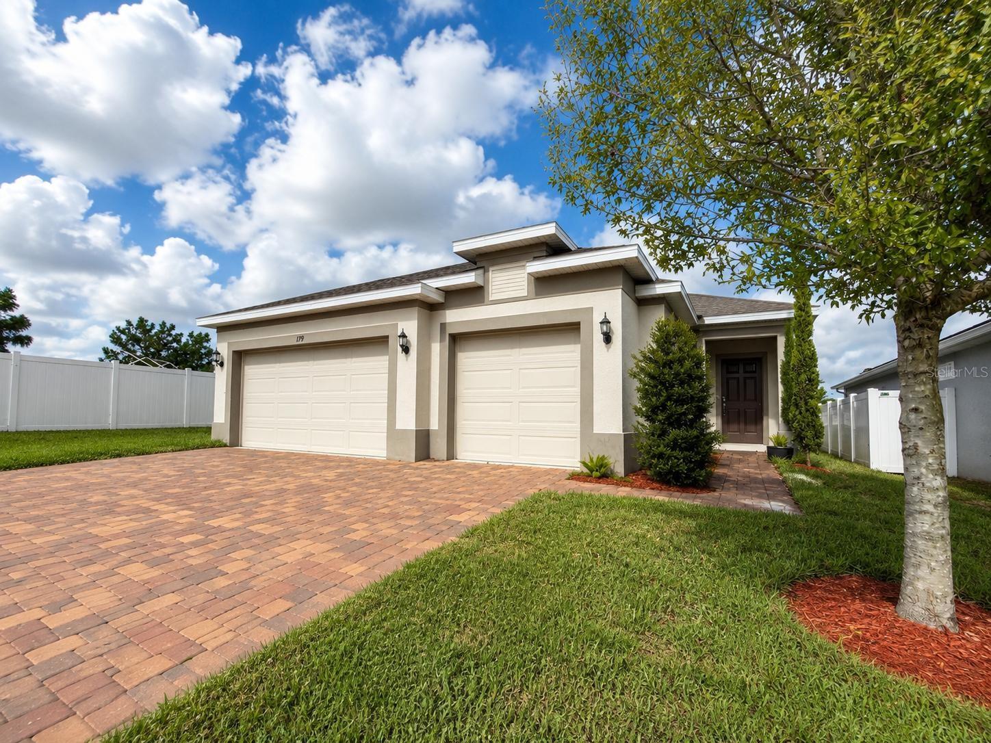 179 Blue Cypress Dr Property Photo 2