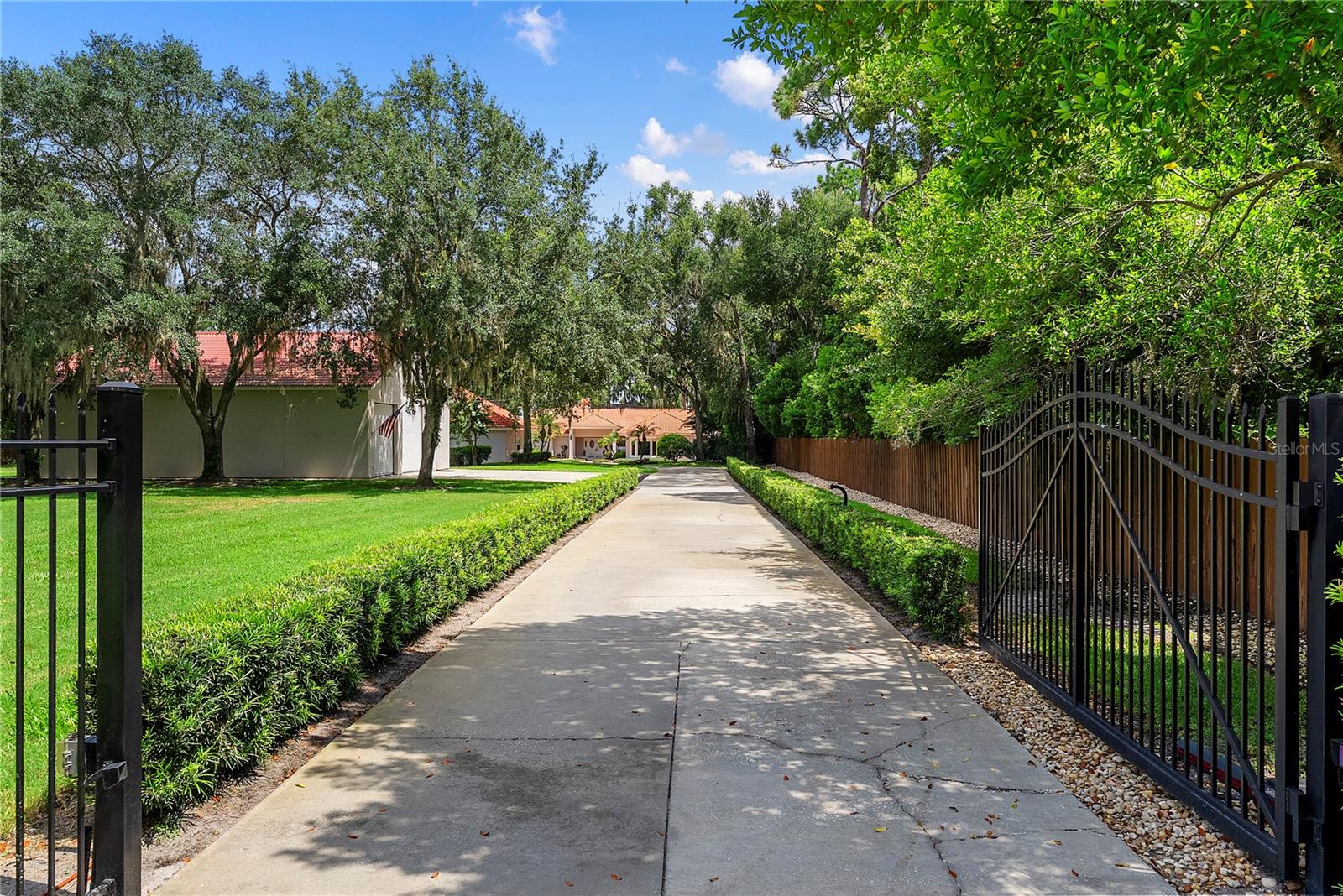 2622 Lake Howell Ln Property Photo 8