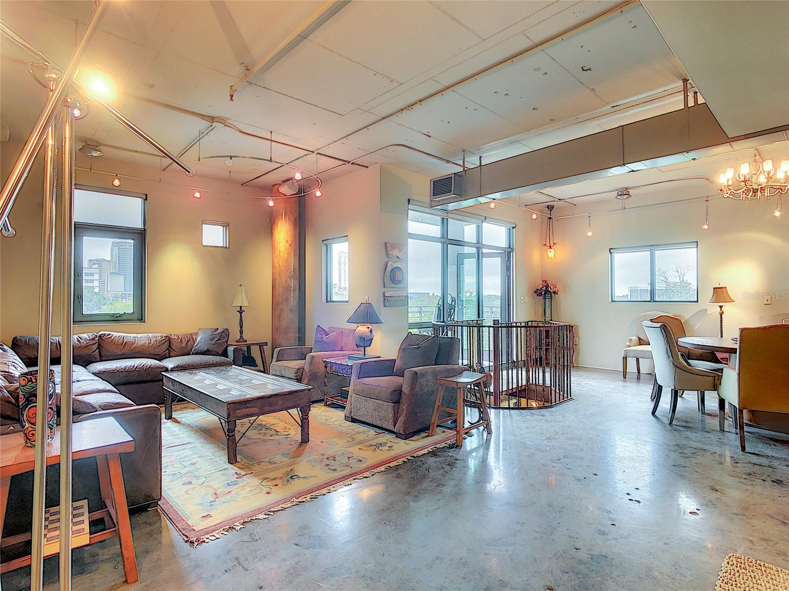 10 N Summerlin Ave #30 Property Photo 5