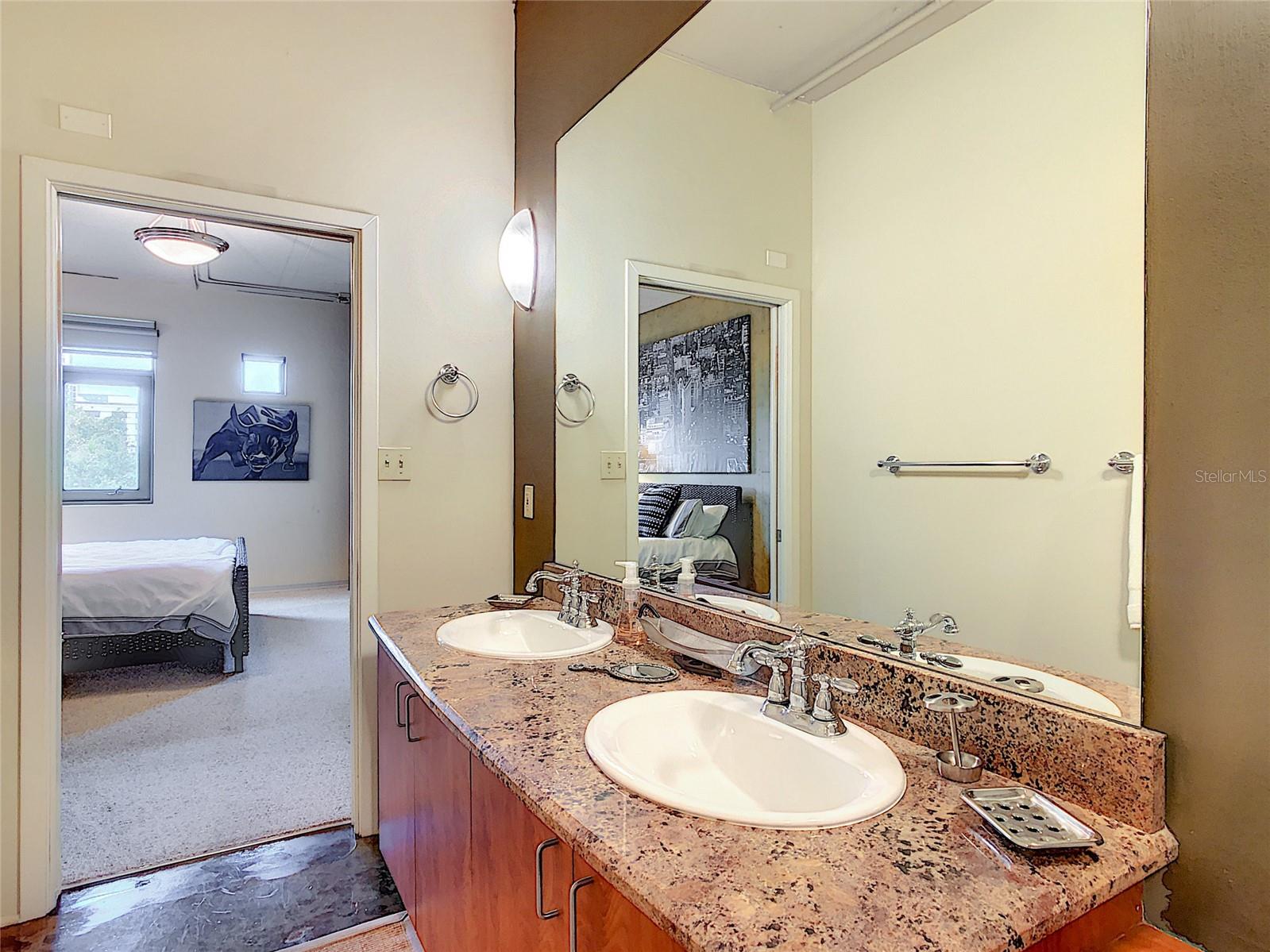 10 N Summerlin Ave #30 Property Photo 36