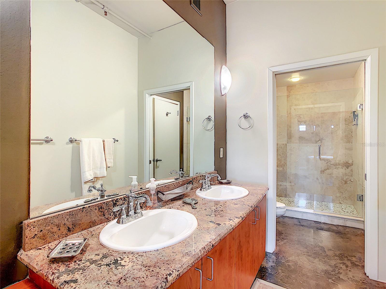 10 N Summerlin Ave #30 Property Photo 37