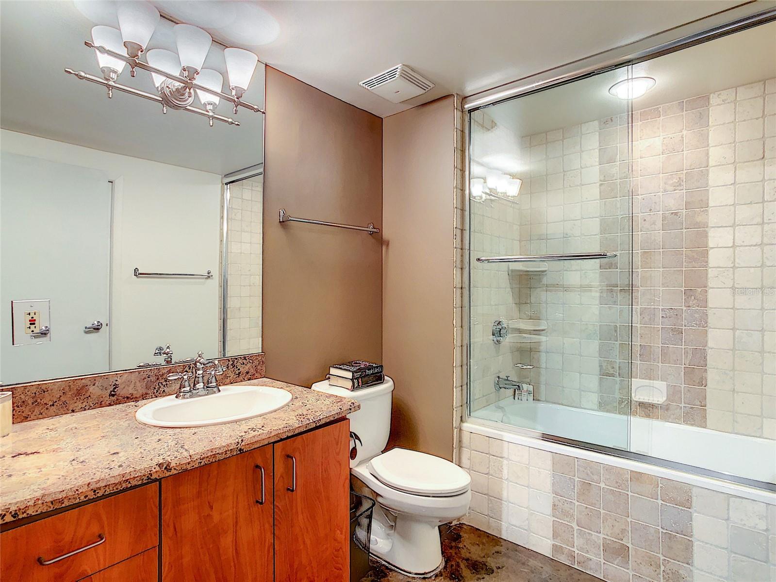 10 N Summerlin Ave #30 Property Photo 39