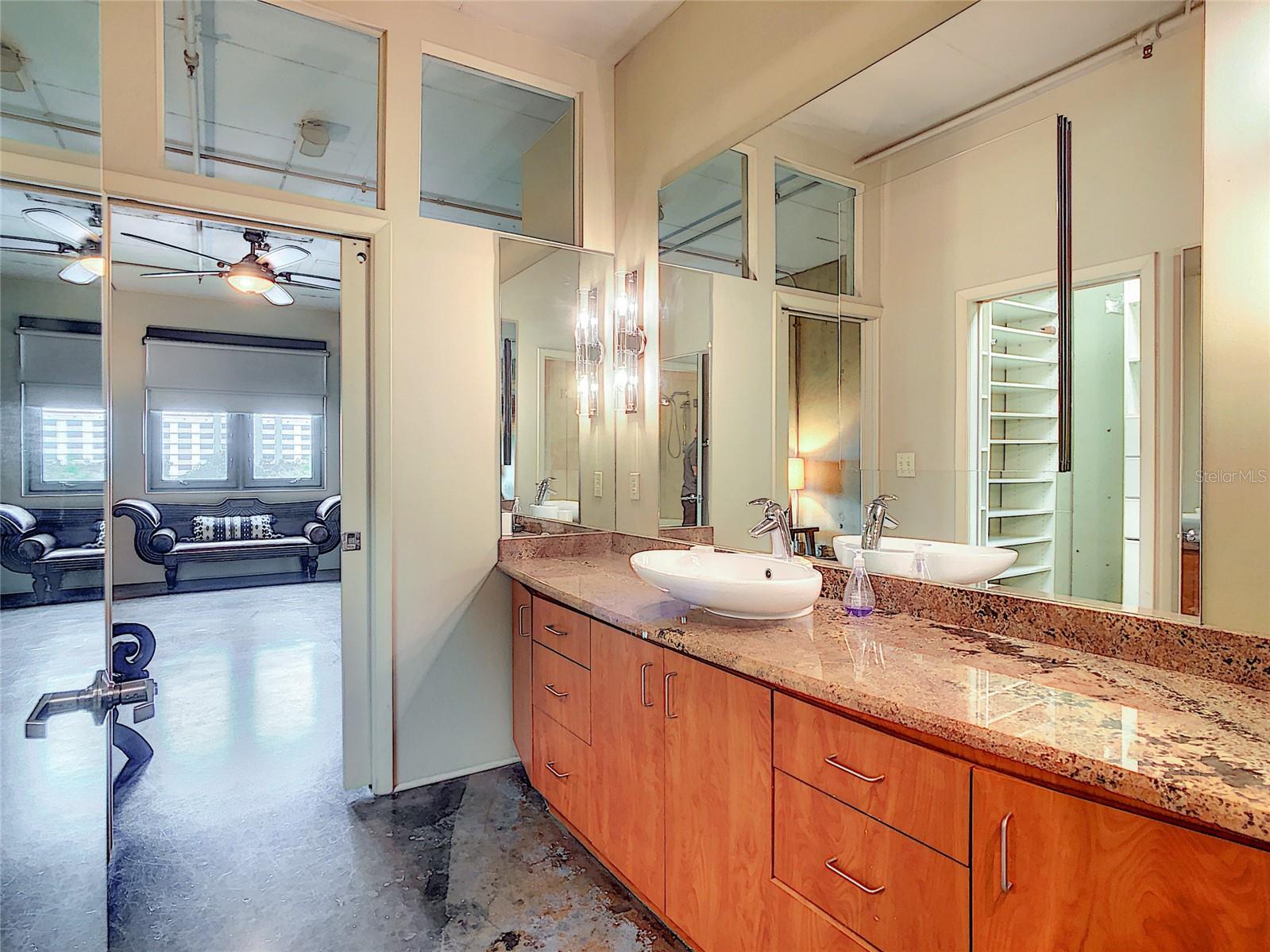 10 N Summerlin Ave #30 Property Photo 43