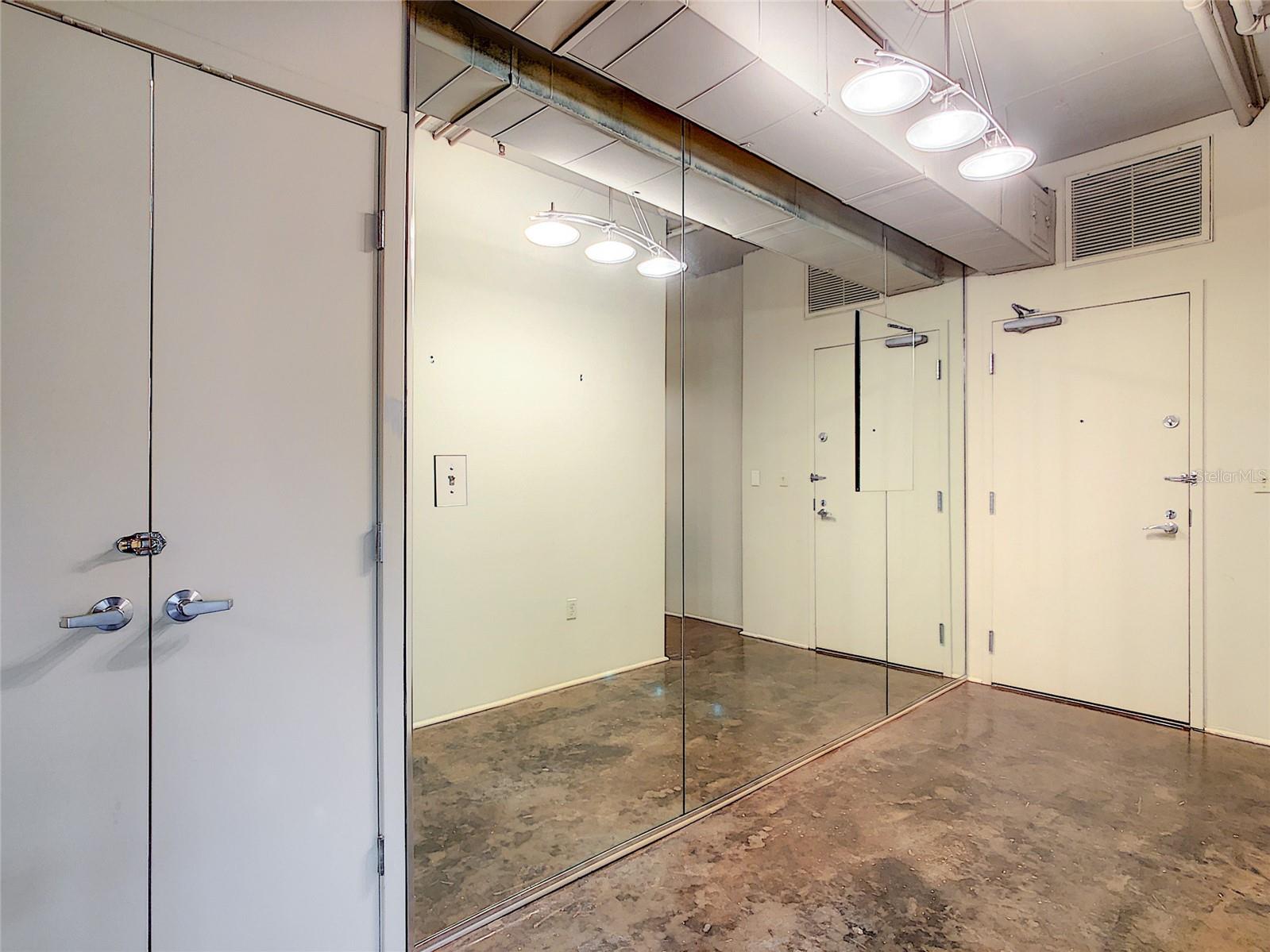10 N Summerlin Ave #30 Property Photo 59