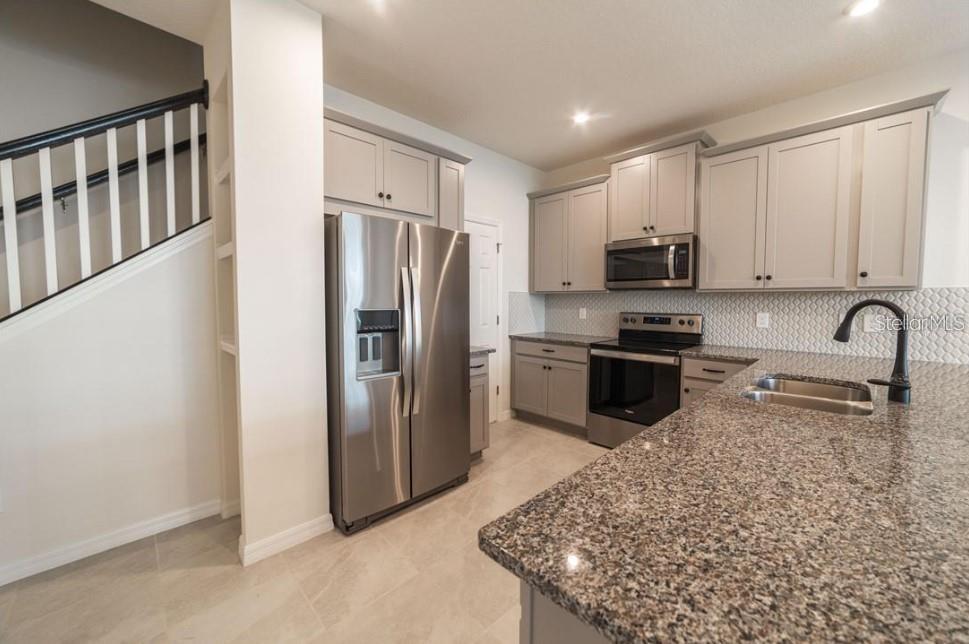 8860 Herencia Aly Property Photo 8