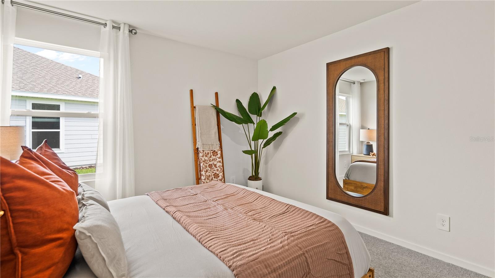 327 Nola Ln Property Photo 15