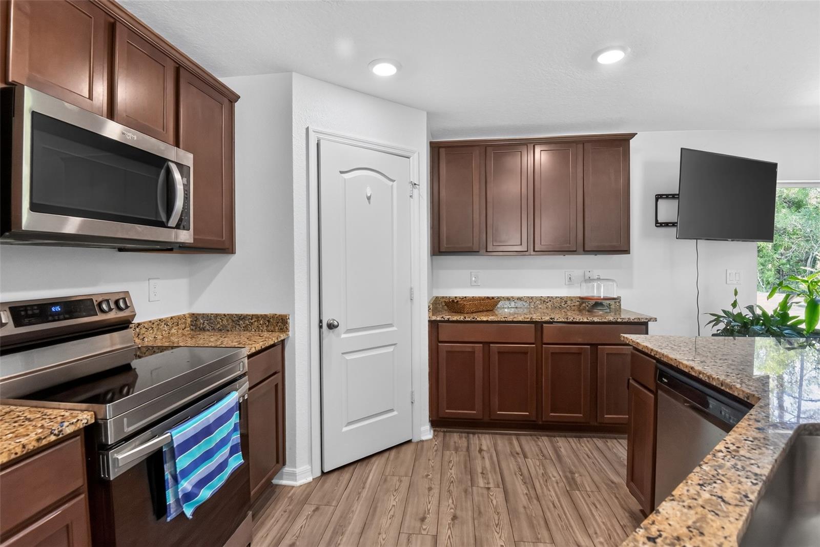 39 Sederholm Path Property Photo 10