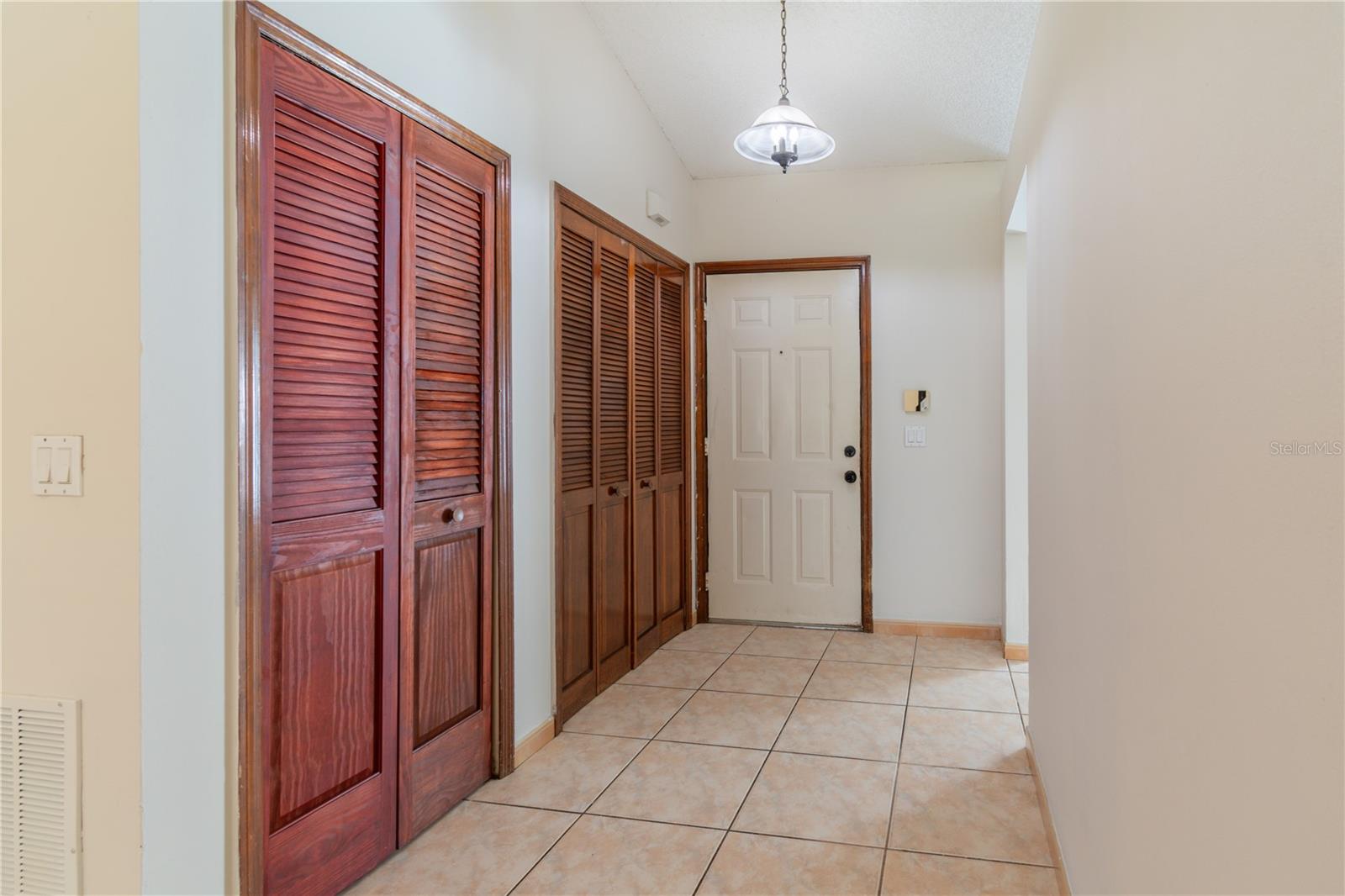 953 Wages Way Property Photo 4