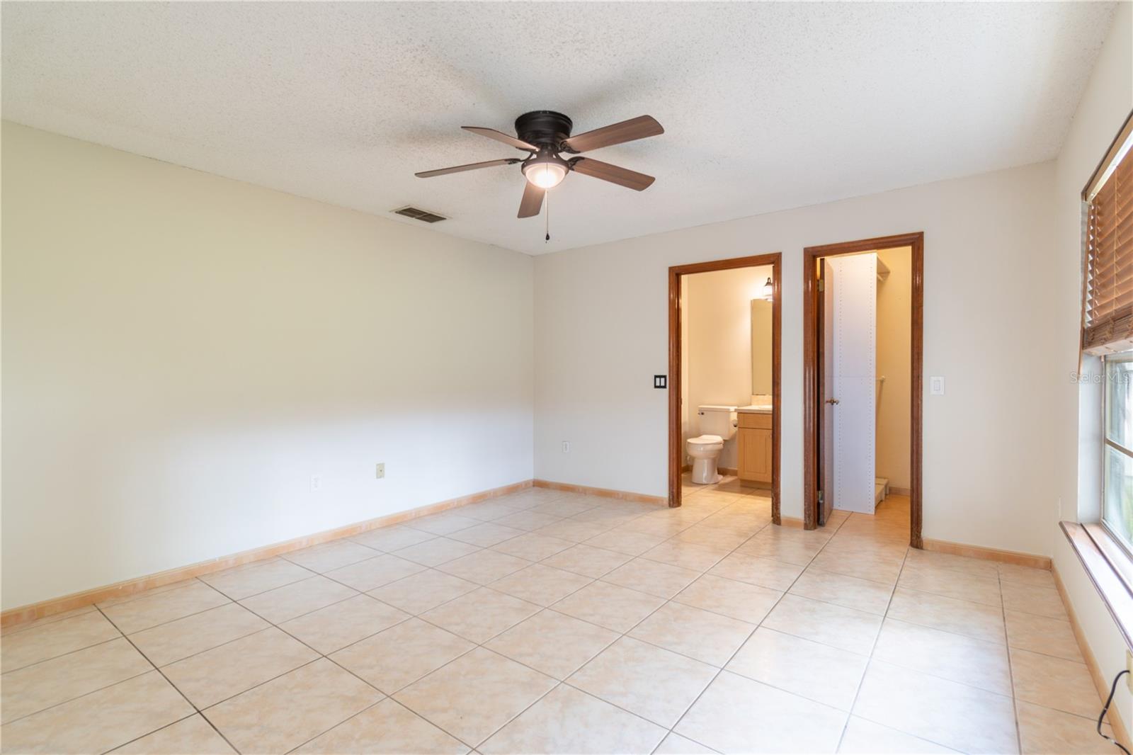 953 Wages Way Property Photo 16