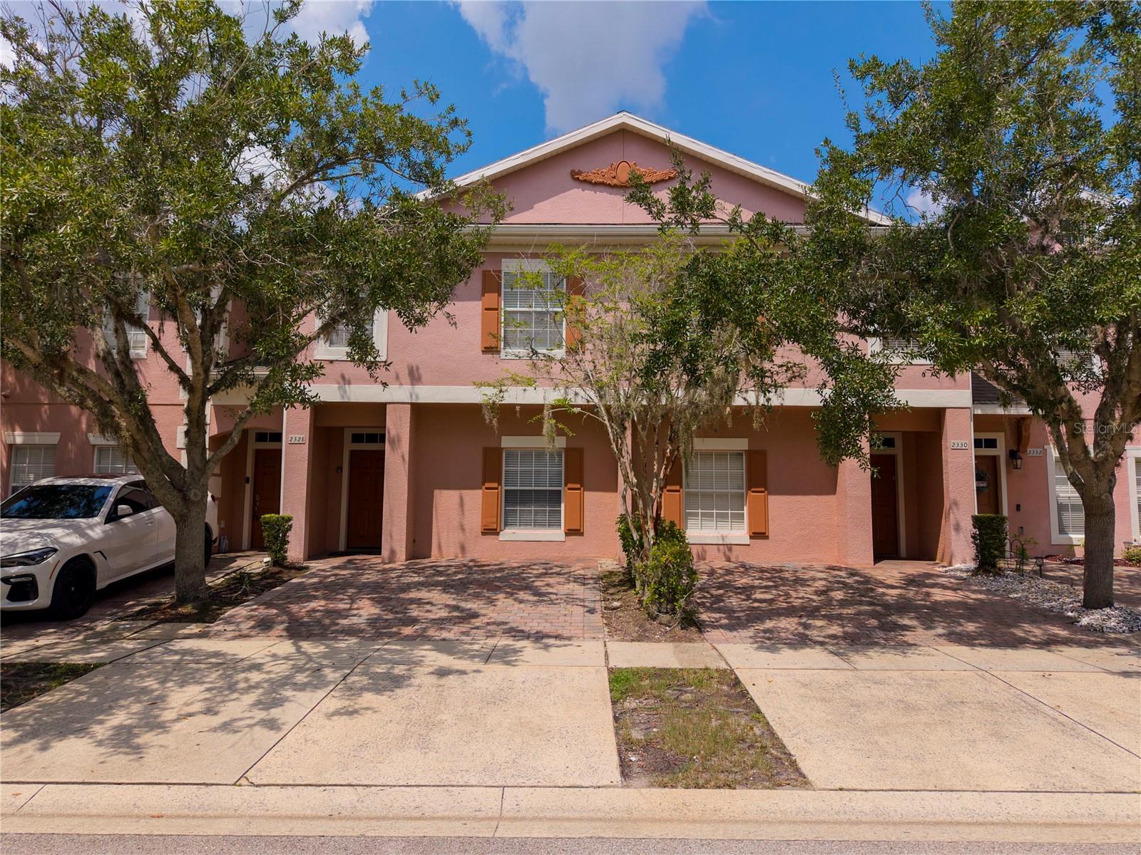 2328 Caravelle Cir Property Photo 2