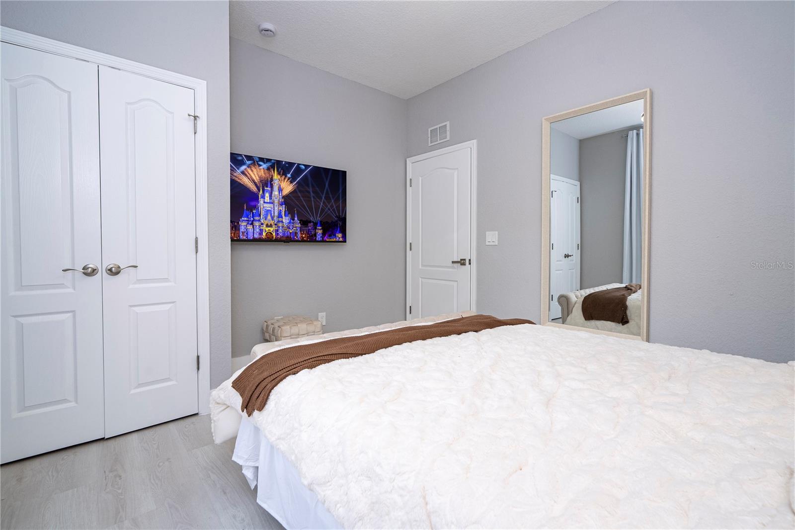 2328 Caravelle Cir Property Photo 11
